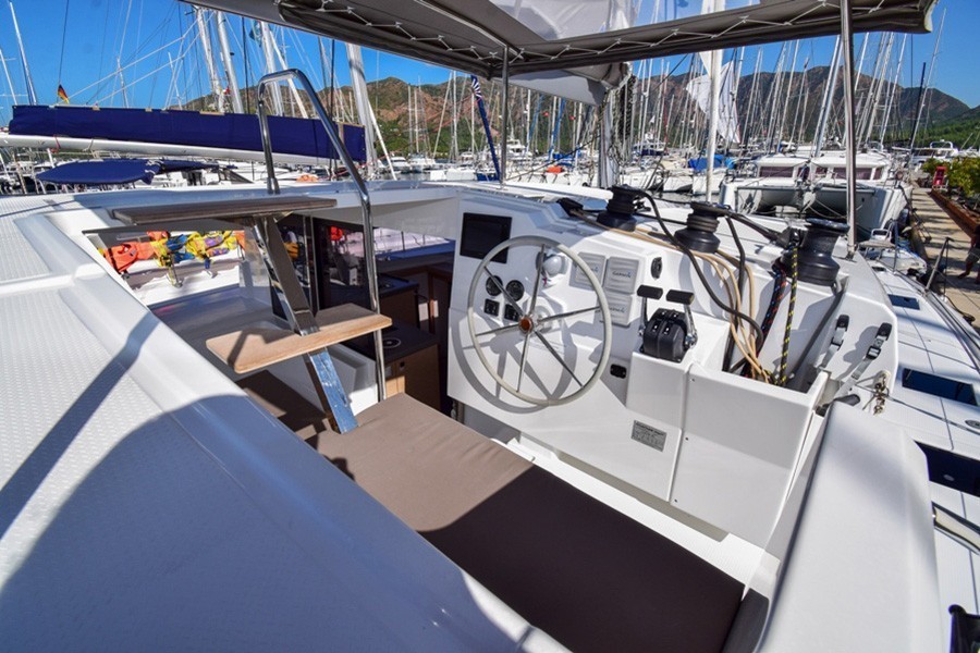 КАТАМАРАН COCO D - МАРМАРИС