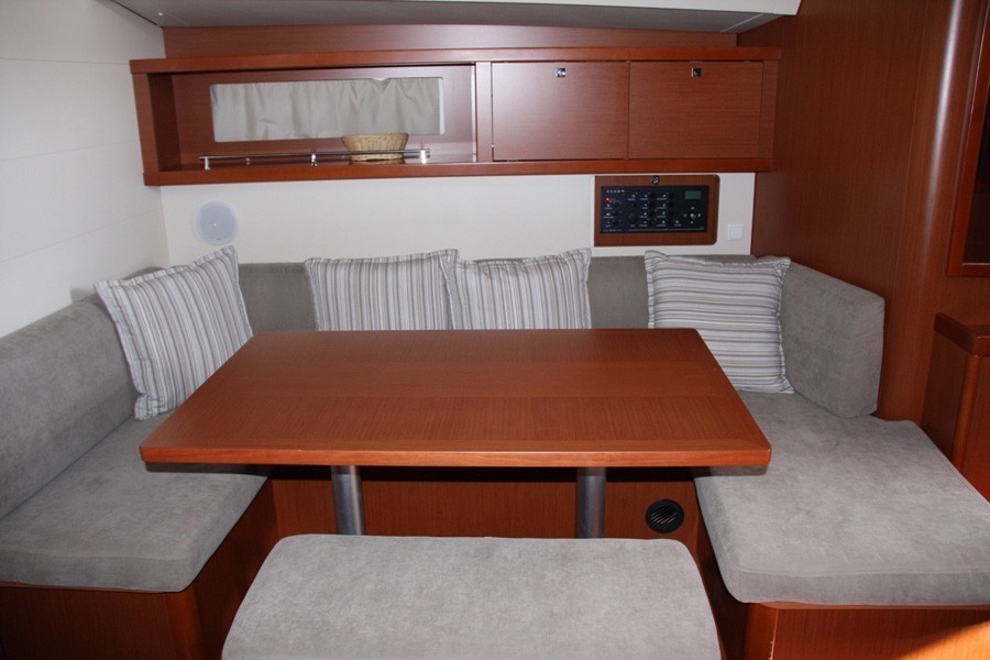 ПАРУСНАЯ ЯХТА TONIC  - МАРМАРИС