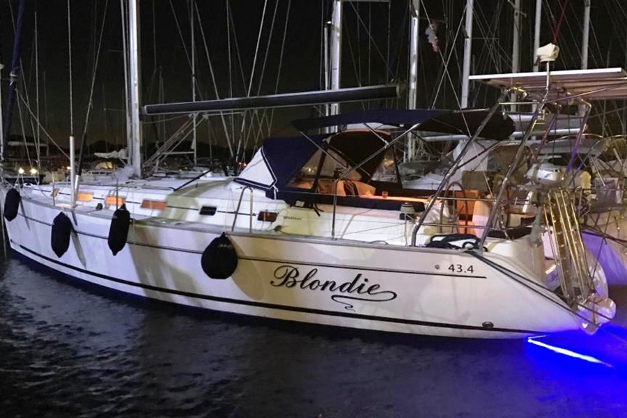 SAILING YACHT BLONDIE - MARMARIS