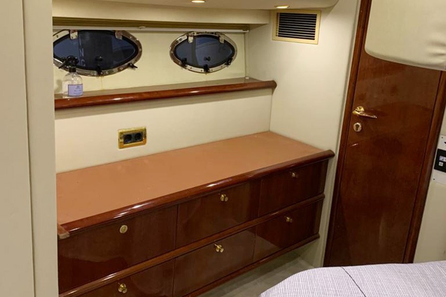 YAT FERETTI - İZMİR