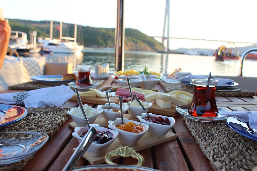 YACHT TOYS - ISTANBUL