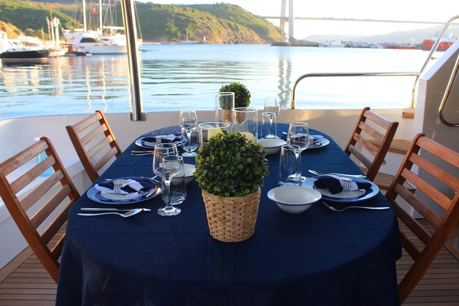 YACHT TOYS - ISTANBUL