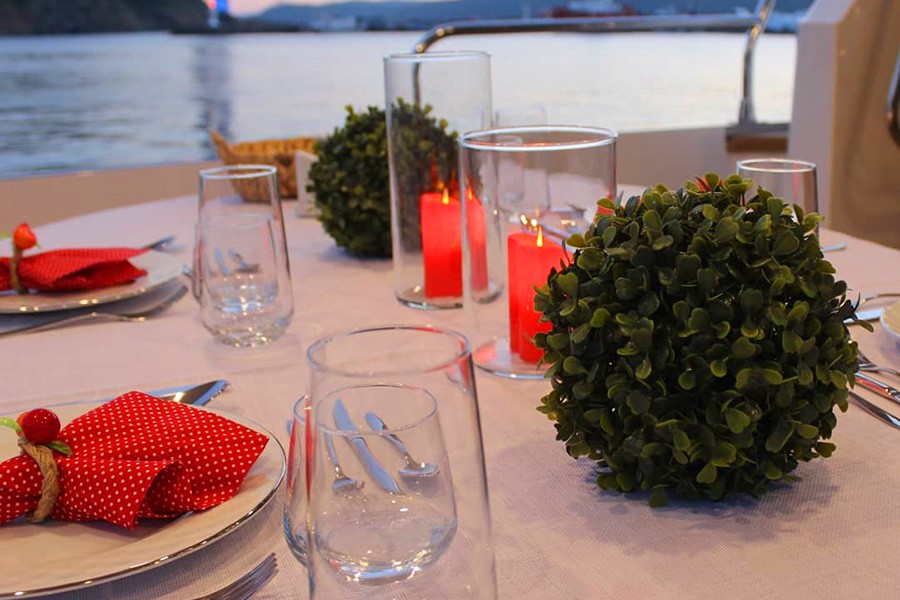 YACHT TOYS - ISTANBUL