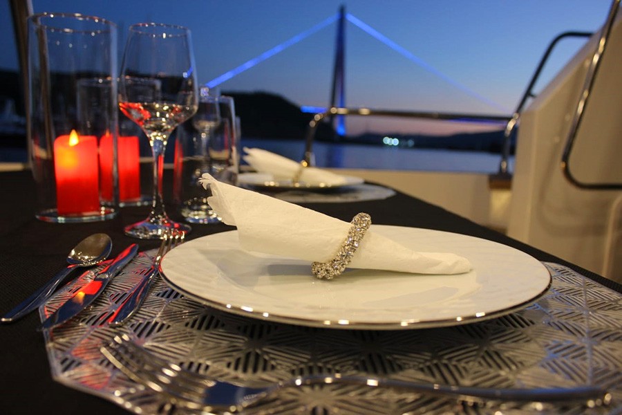 YACHT TOYS - ISTANBUL