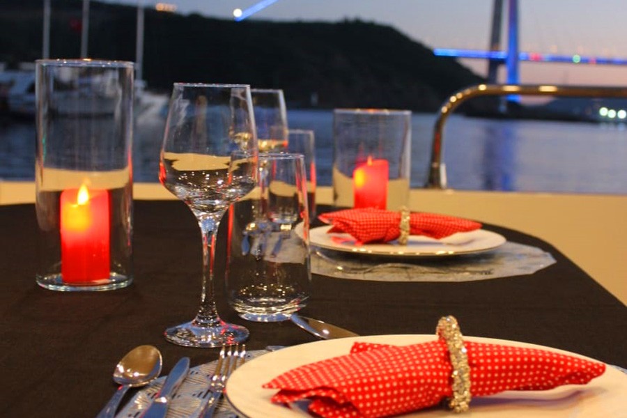 YACHT TOYS - ISTANBUL