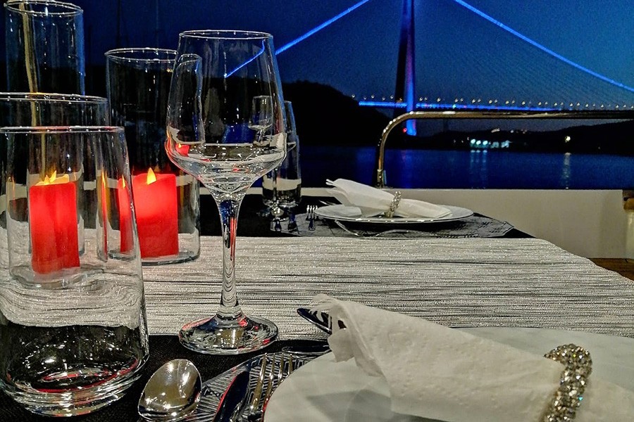 YACHT TOYS - ISTANBUL