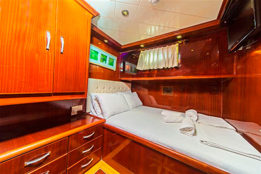 YACHT MY MOM - ANTALYA