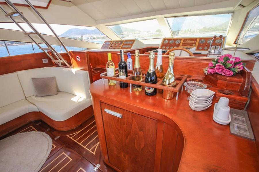 ЯХТА HOLA - КЕМЕР