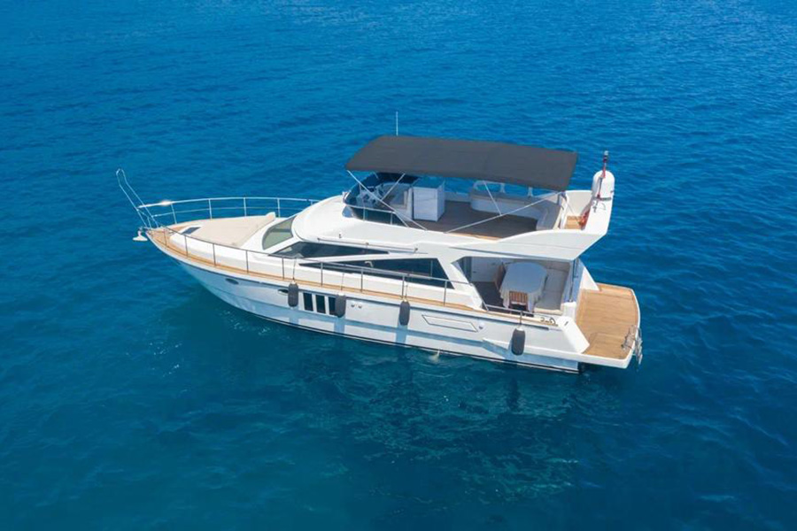 ЯХТА HOLA - КЕМЕР