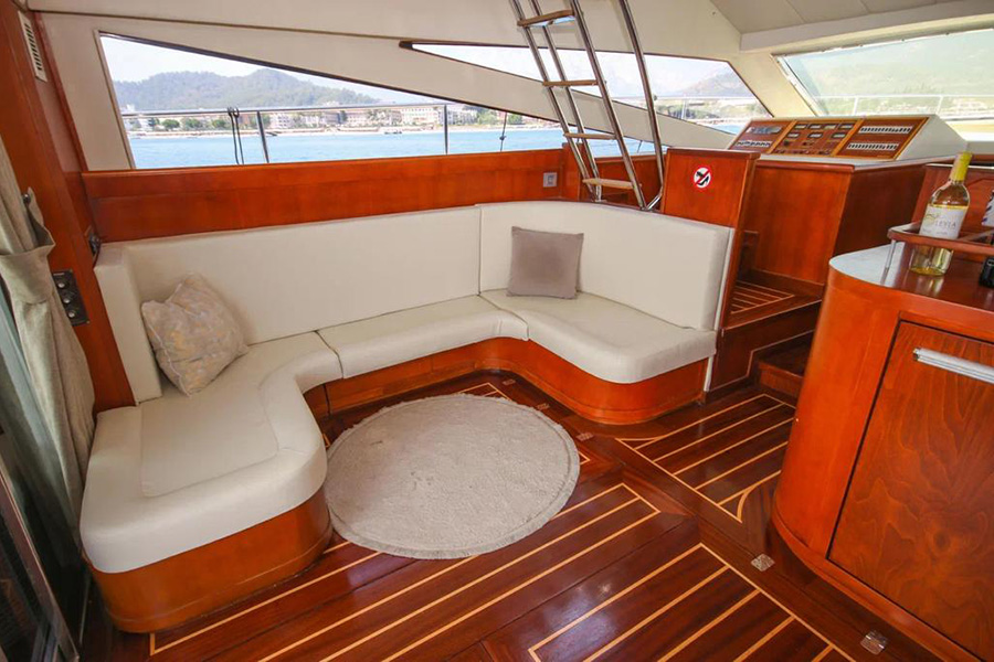 ЯХТА HOLA - КЕМЕР