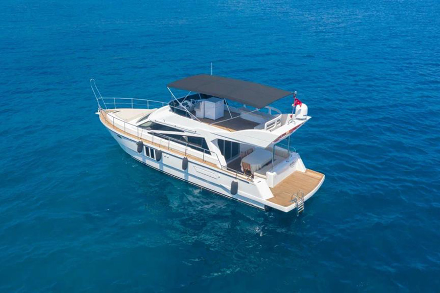 ЯХТА HOLA - КЕМЕР