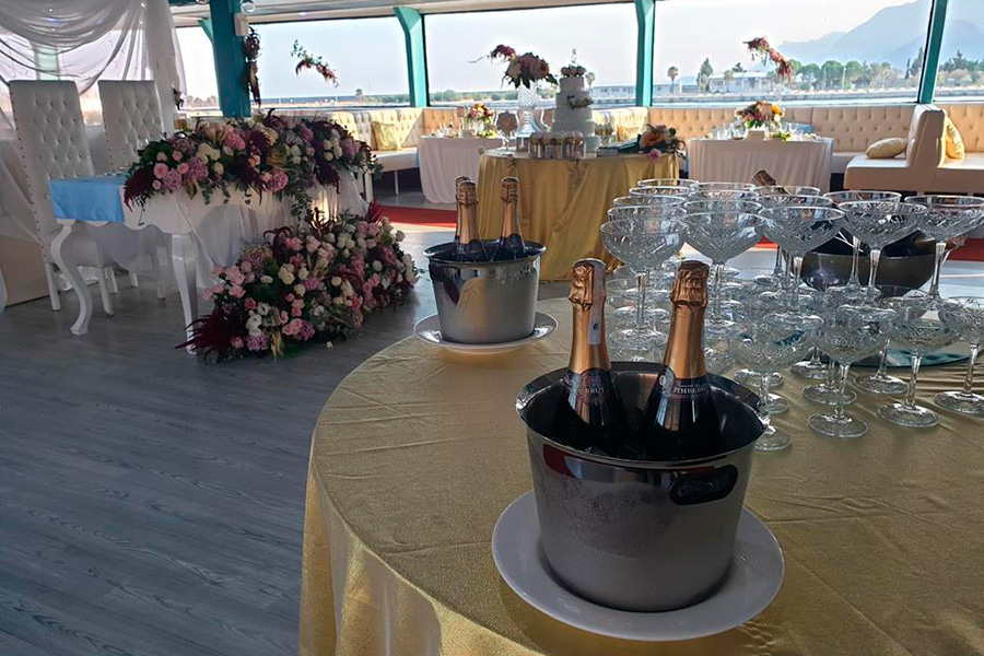 ЯХТА MY MOM - АНТАЛИЯ