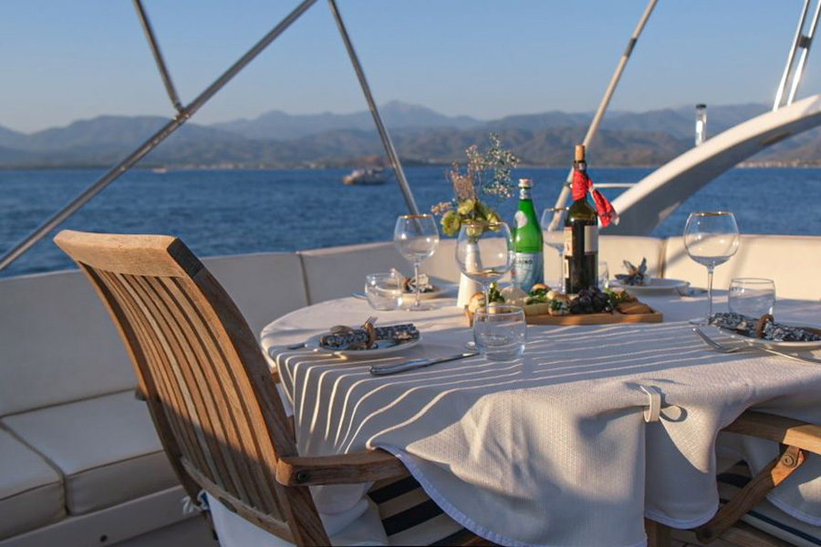 ЯХТА SIROCCO - ГЕДЖЕК