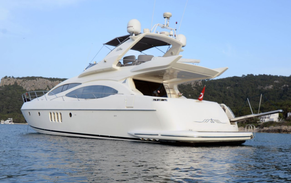 ЯХТА AZIMUT 68 PLUS - КЕМЕР
