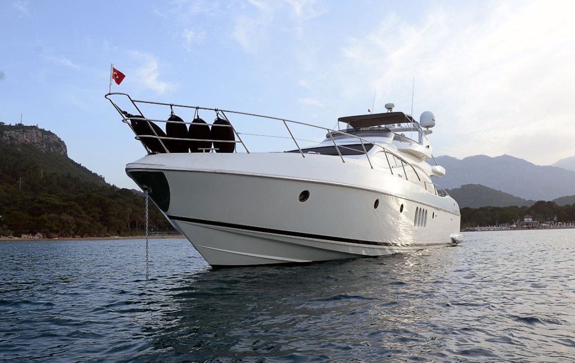 ЯХТА AZIMUT 68 PLUS - КЕМЕР