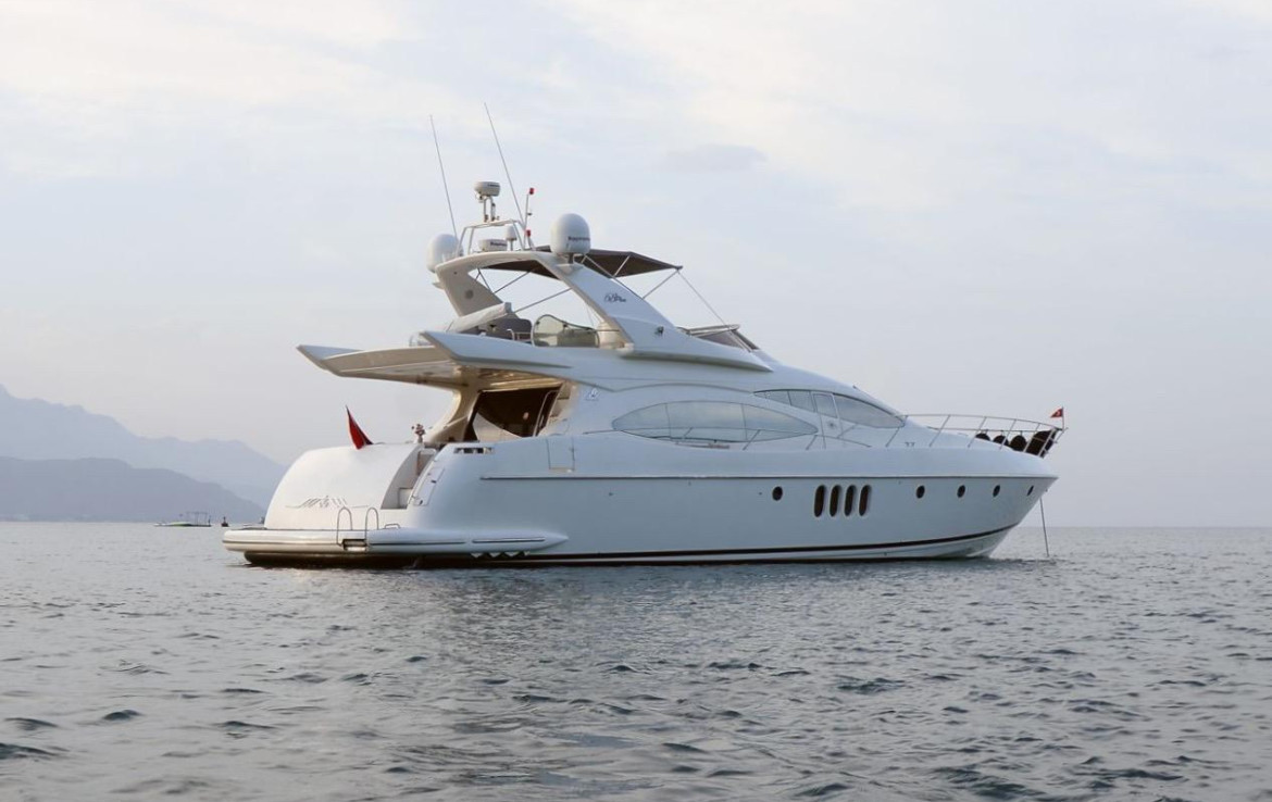 ЯХТА AZIMUT 68 PLUS - КЕМЕР
