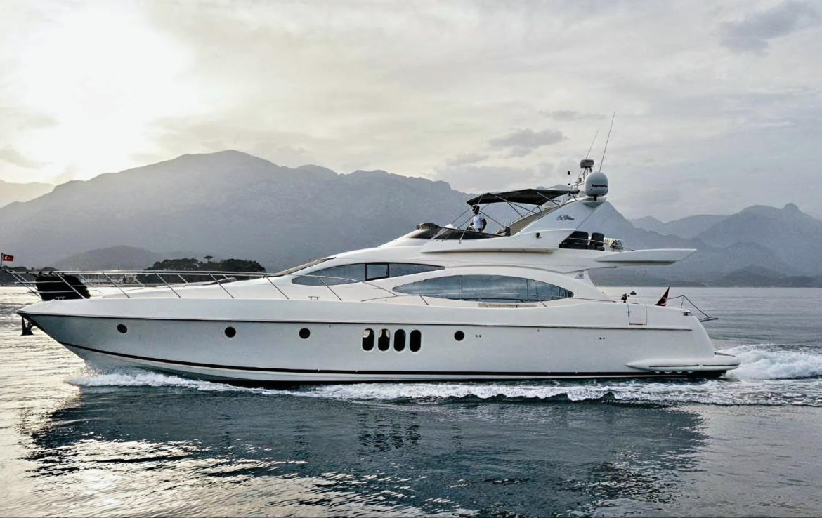 ЯХТА AZIMUT 68 PLUS - КЕМЕР