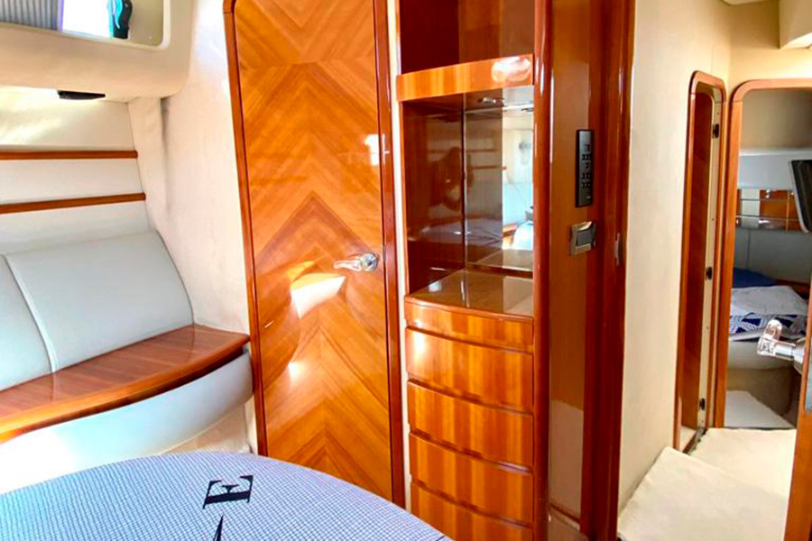 YACHT AZIMUT - IZMIR