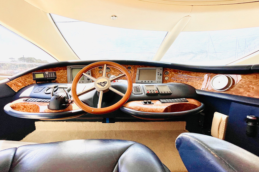 ЯХТА AZIMUT 68 PLUS - КЕМЕР