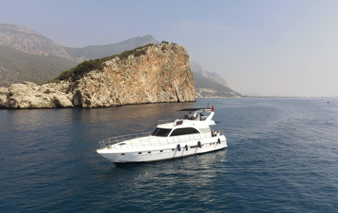 ЯХТА THE STORM - АНТАЛИЯ