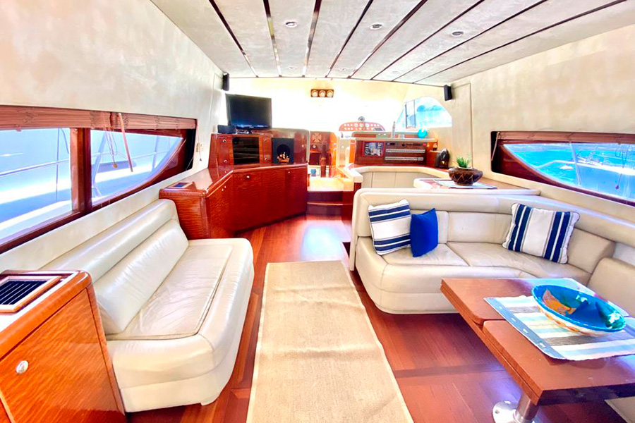 ЯХТА LARES II - ИЗМИР