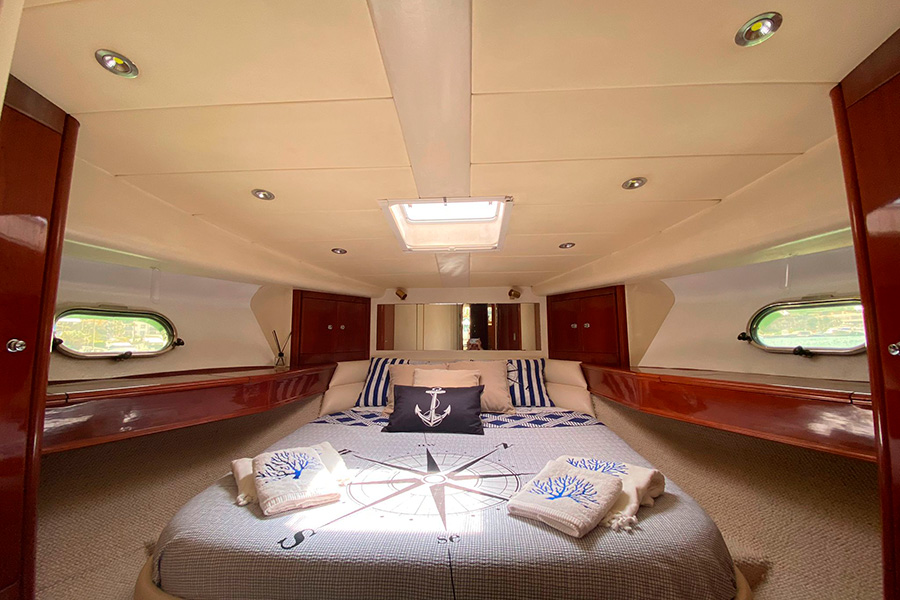 ЯХТА LARES I - ИЗМИР