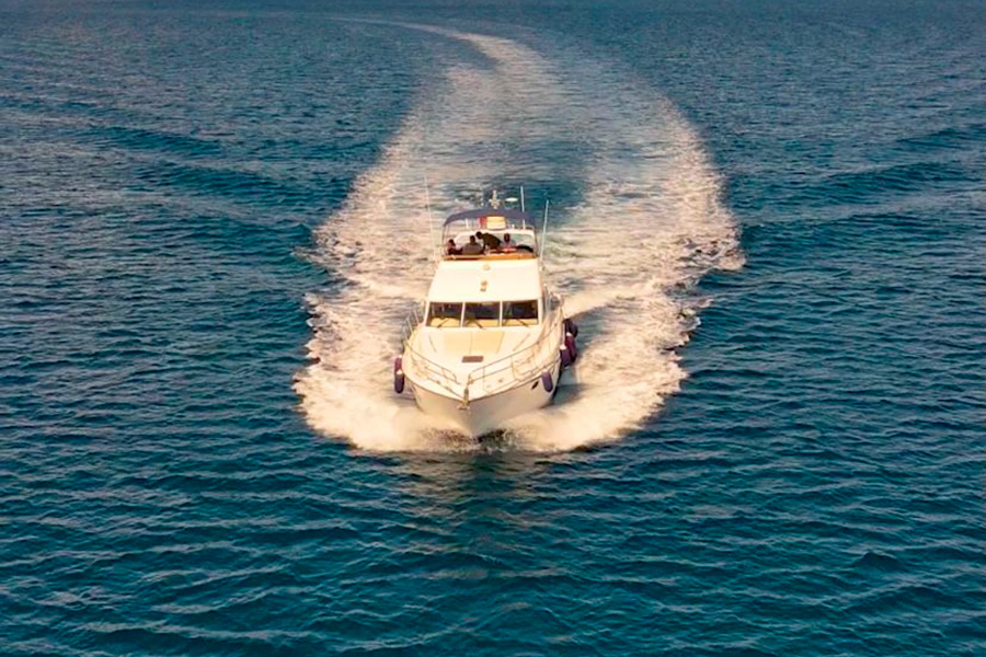 ЯХТА LARES I - ИЗМИР