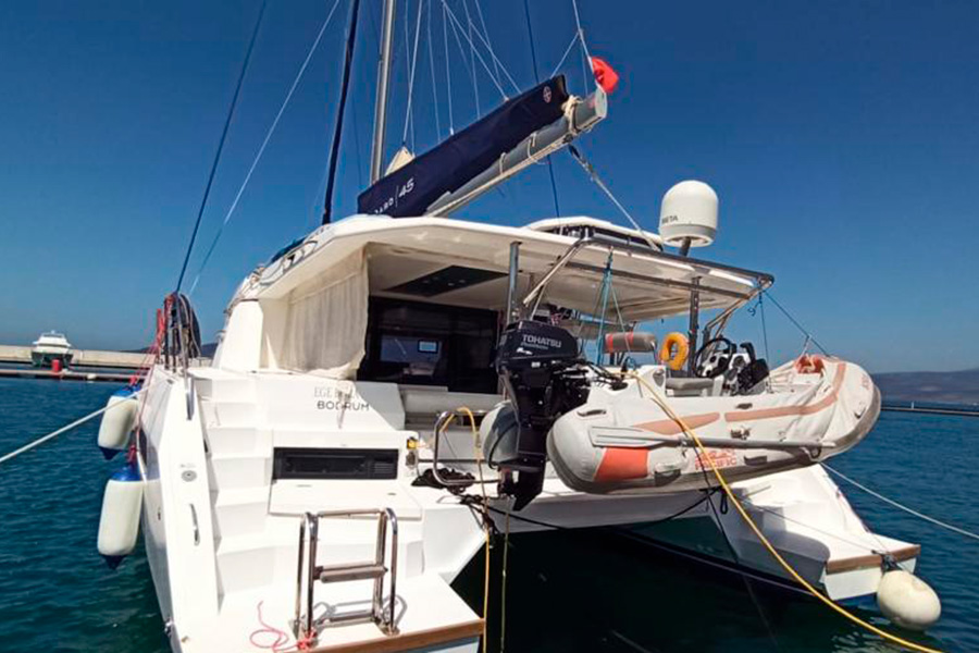 CATAMARAN LEOPARD - IZMIR