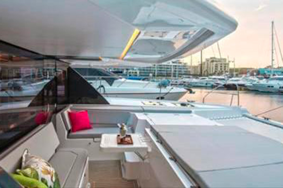 CATAMARAN LEOPARD - IZMIR