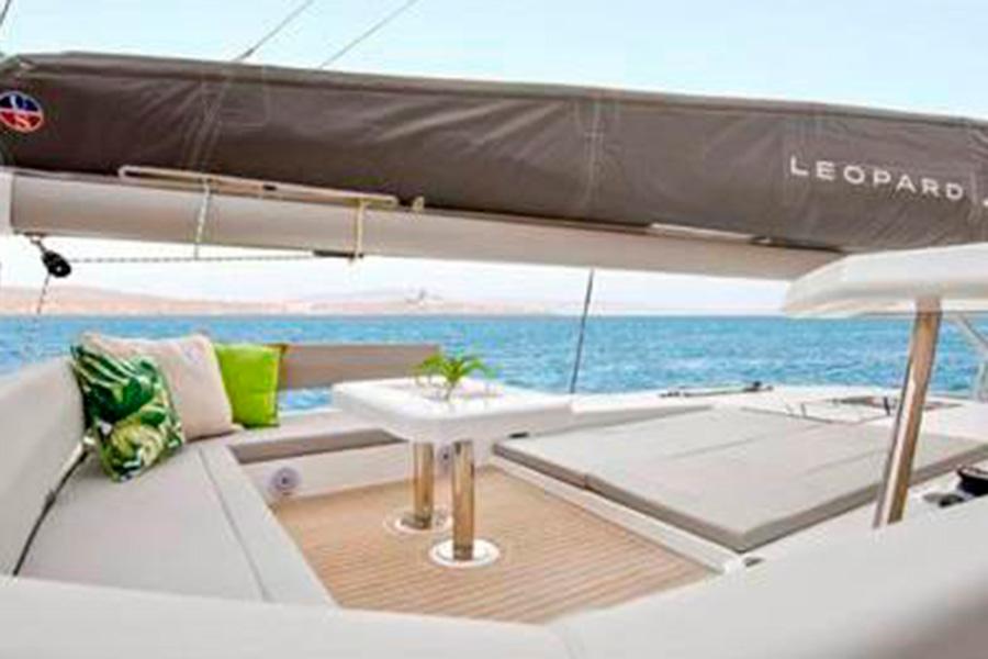 CATAMARAN LEOPARD - IZMIR