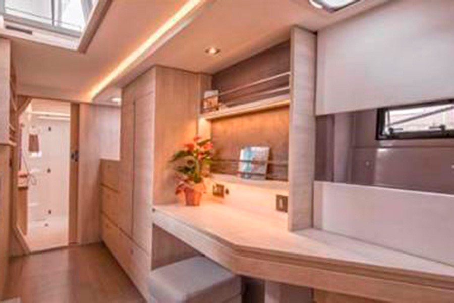 CATAMARAN LEOPARD - IZMIR