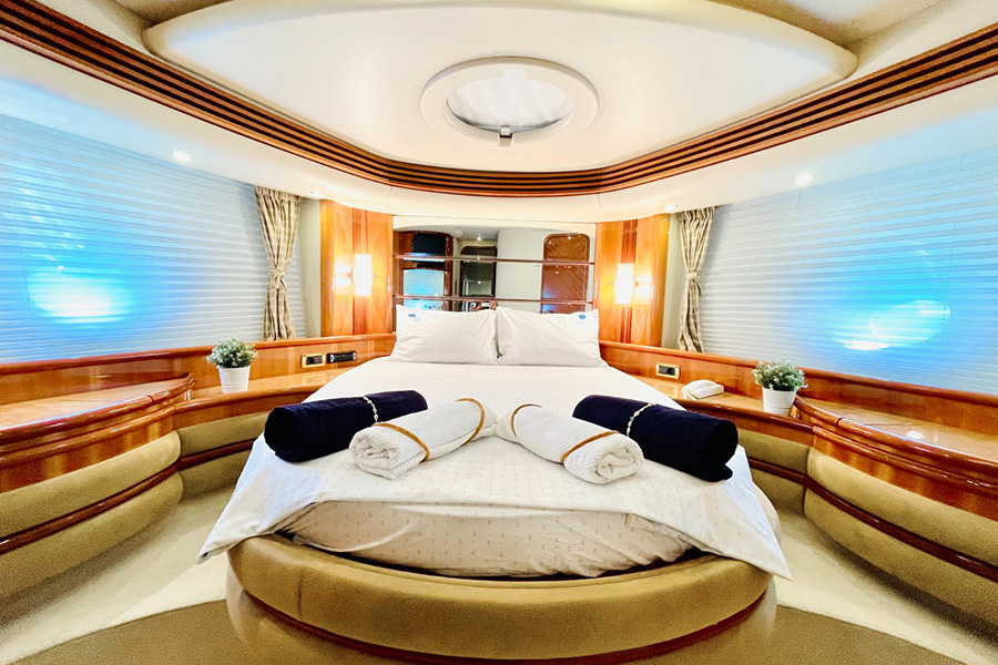 YACHT AZIMUT 68 PLUS - KEMER