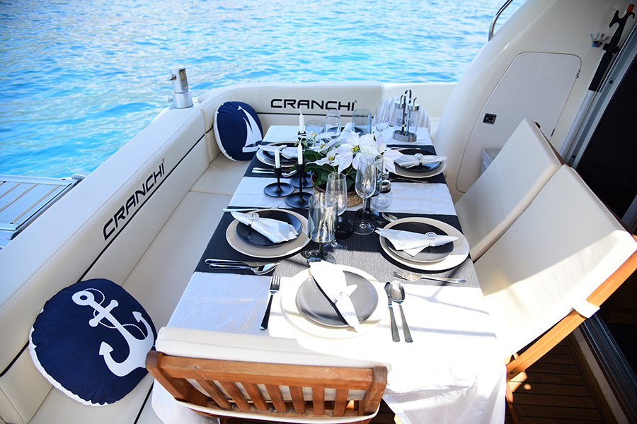 ЯХТА Q ELEVEN - КЕМЕР