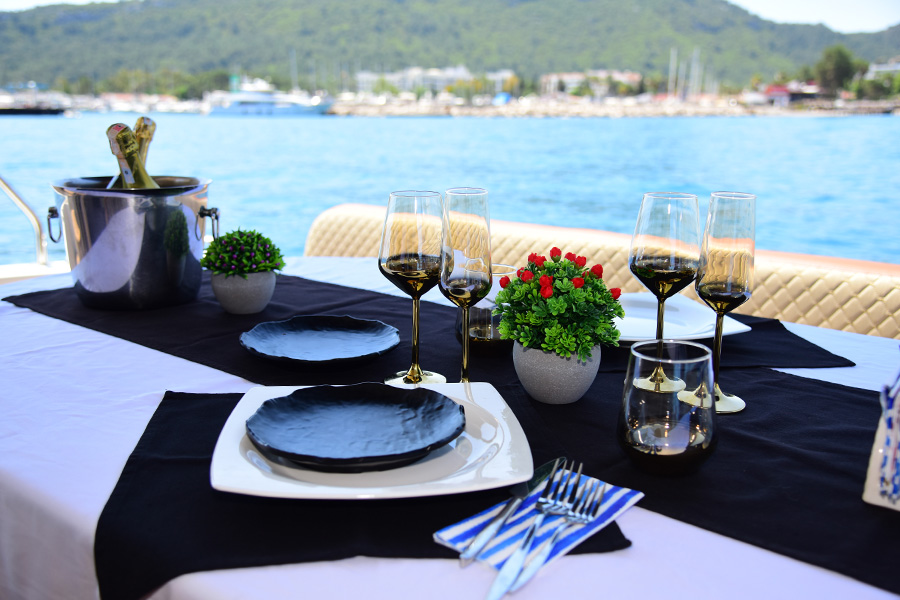 ЯХТА Q ELEVEN - КЕМЕР