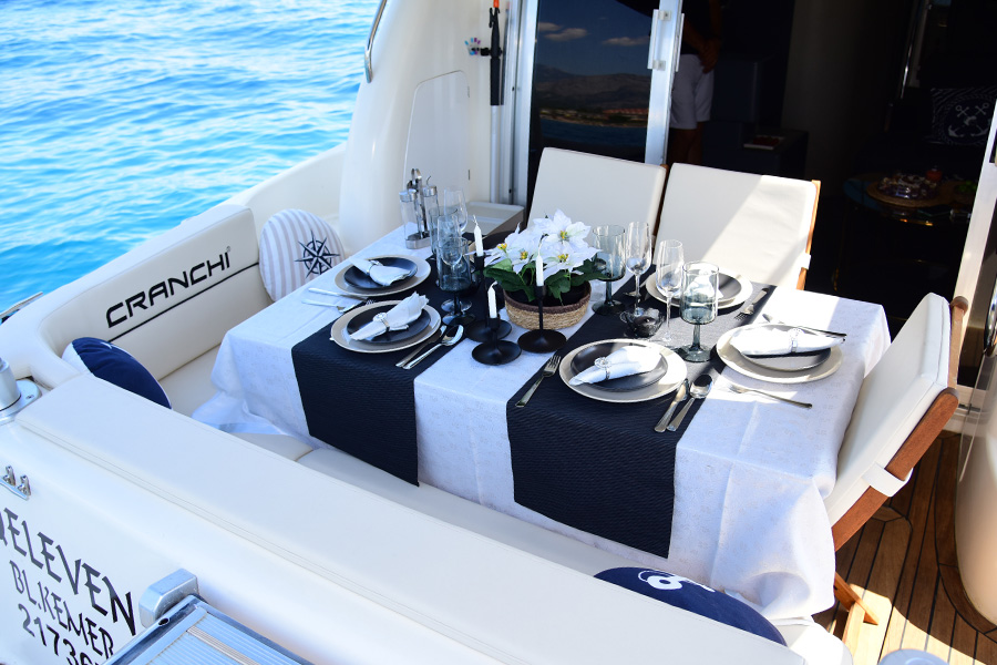 ЯХТА Q ELEVEN - КЕМЕР