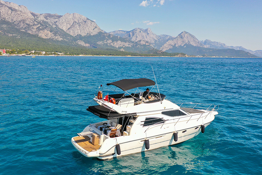 ЯХТА Q ELEVEN - КЕМЕР