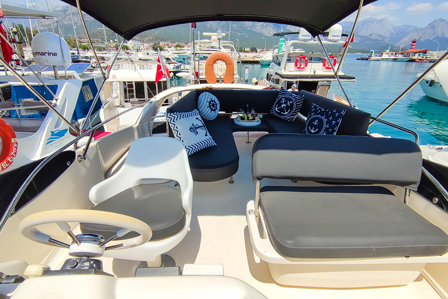 ЯХТА Q ELEVEN - КЕМЕР