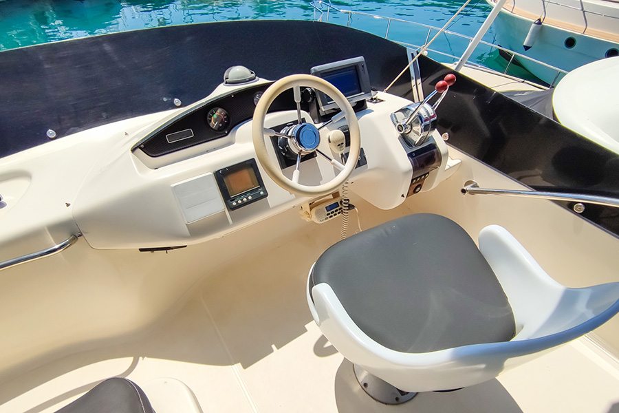 ЯХТА Q ELEVEN - КЕМЕР