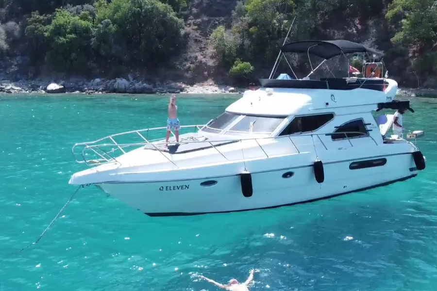 ЯХТА Q ELEVEN - КЕМЕР