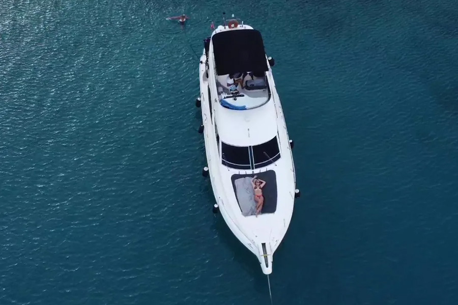 ЯХТА Q ELEVEN - КЕМЕР