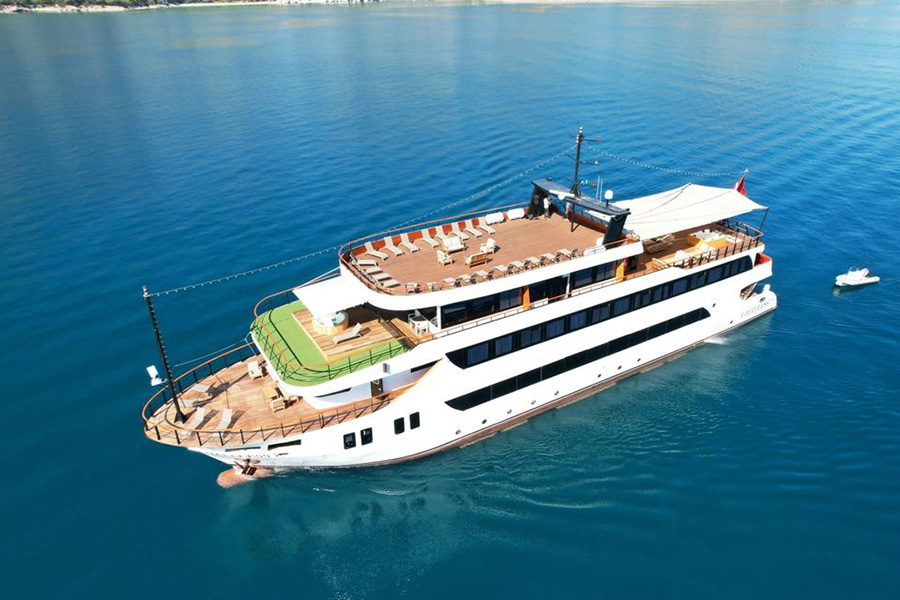 ЯХТА LIMITLESS - МАРМАРИС