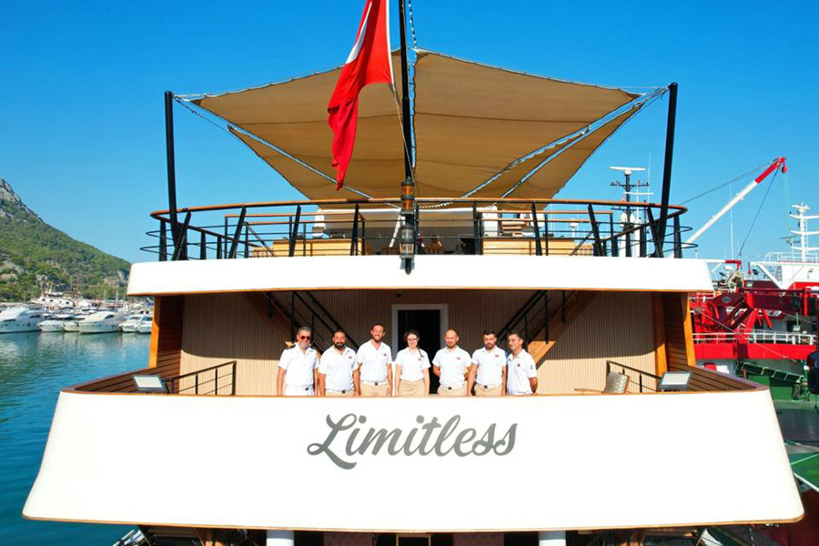 ЯХТА LIMITLESS - МАРМАРИС