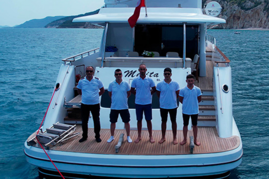 Нужно ли оставлять чаевые на яхте?