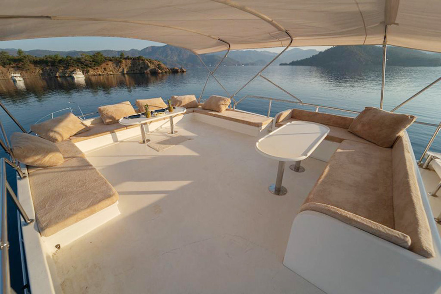 ЯХТА ADEN 5  - ГЁДЖЕК