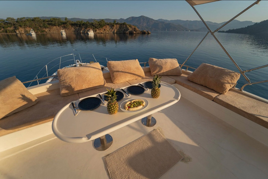 ЯХТА ADEN 5  - ГЁДЖЕК