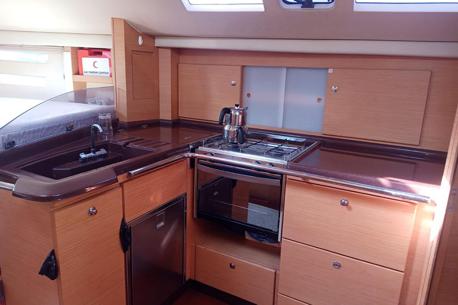 ПАРУСНАЯ ЯХТА HERA - КЕМЕР