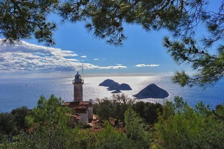 Гелидонийский Маяк