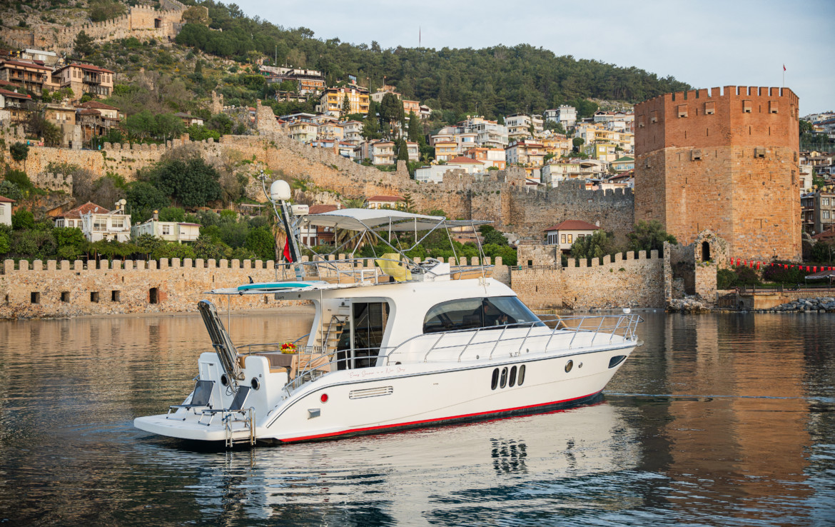 YACHT INFINITY - ALANYA