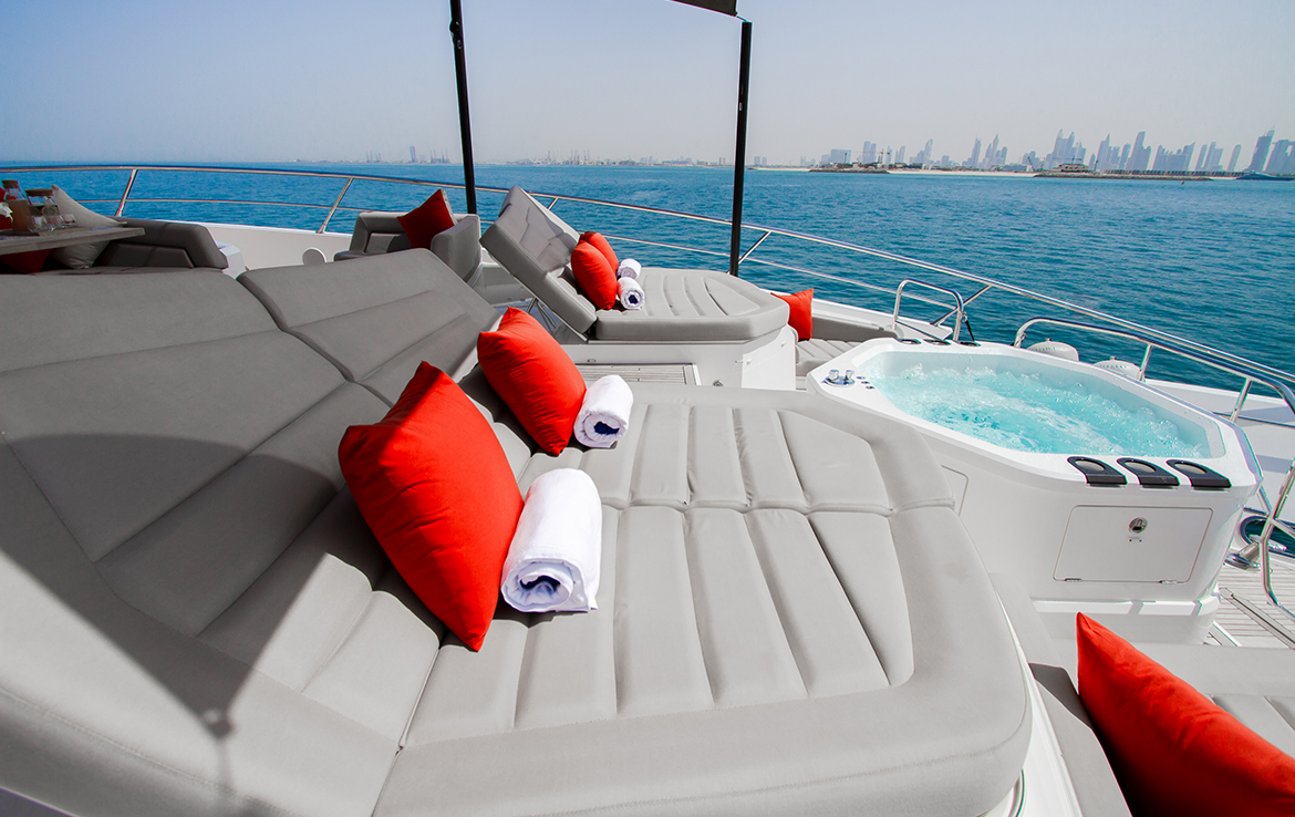ЯХТА UAE-MOT-12 - ДУБАЙ