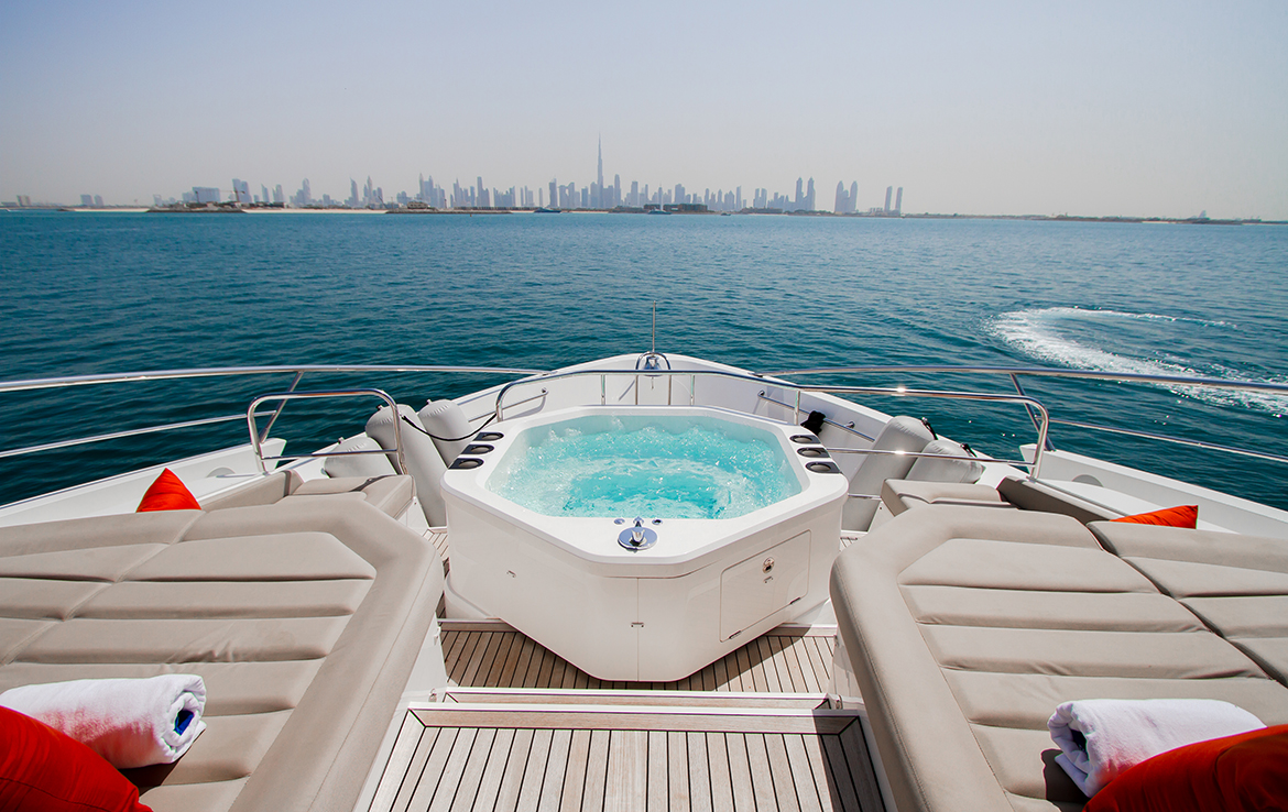 ЯХТА UAE-MOT-12 - ДУБАЙ
